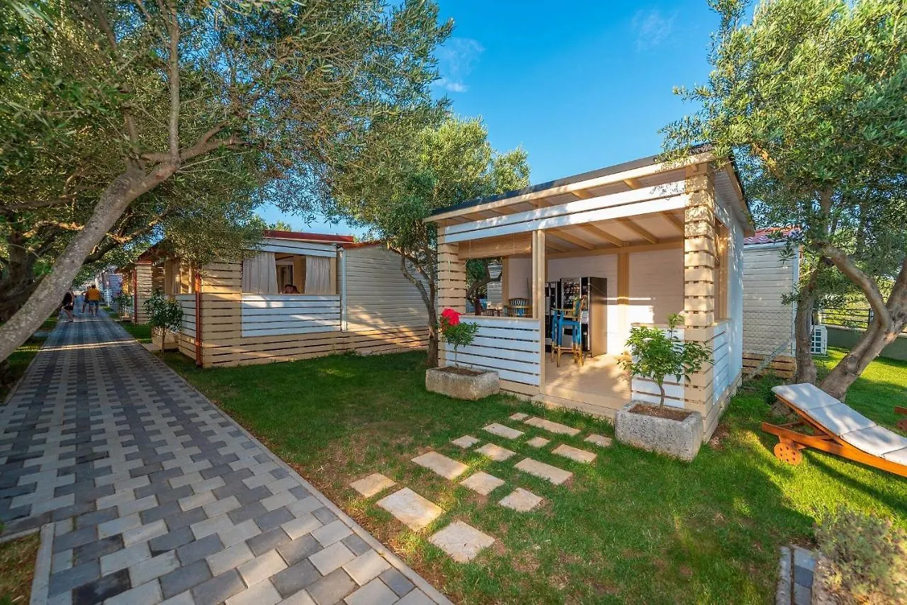 Mobile Home Pecten 03 파코스탄 펜션